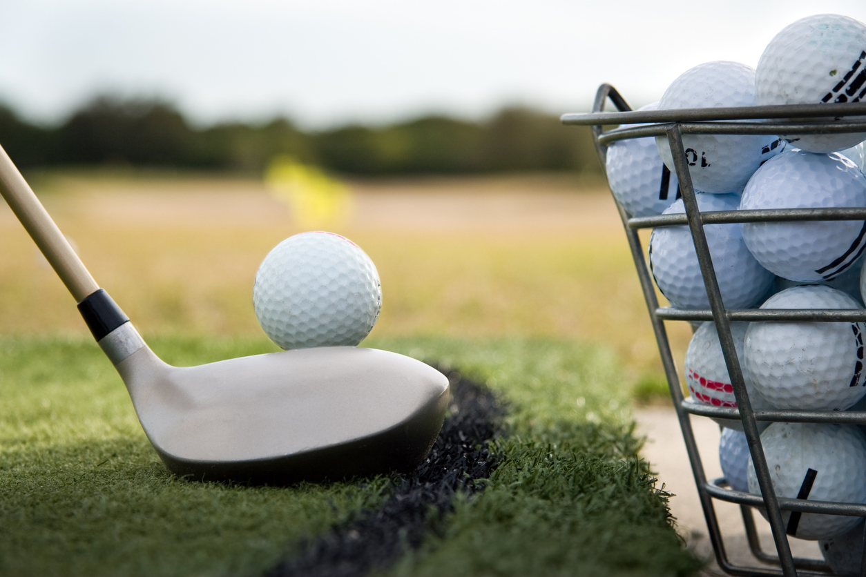 Practice Your Golf Swing at Driving Ranges Near Redmond